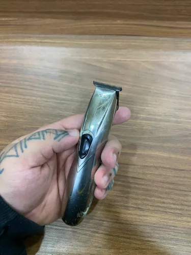 Máquina de Acabamento Andis 