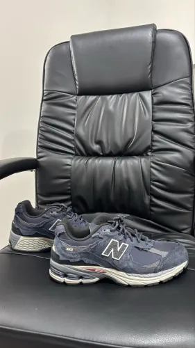 Tênis New balance 2002r tamanho 39