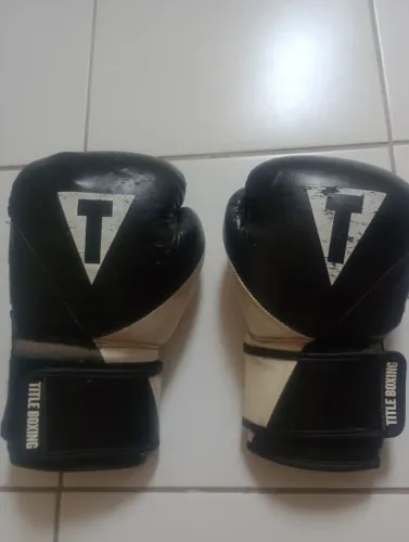 Par de luvas Title boxing