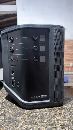 Caixa de som bose 9 meses de uso