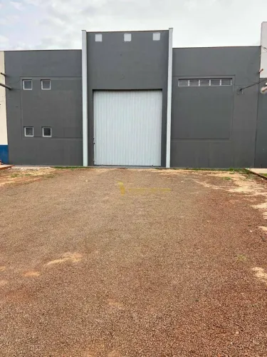 Barracão com 600m² para aluguel