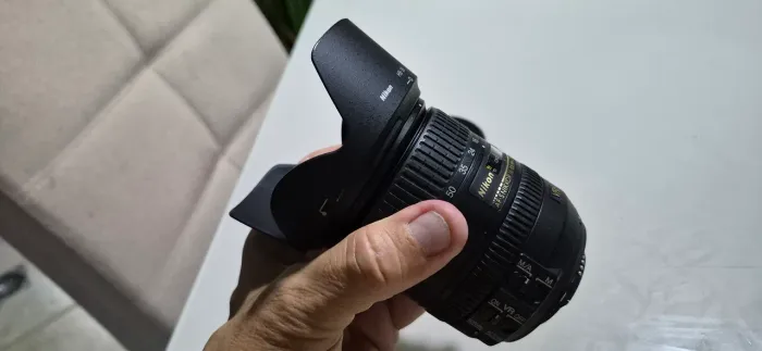 Lente Nikon 16 85mm ED VR zoom de 5x