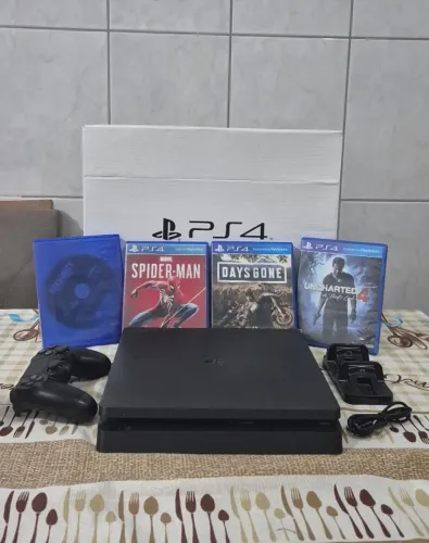 Playstation (PS4) Slim semi-Novo de 1Tb