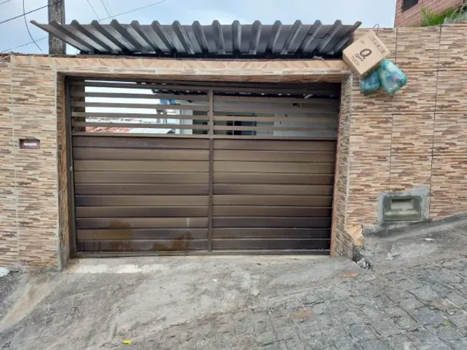 Casa Ampla com Edícula e Excelente Espaço Externo