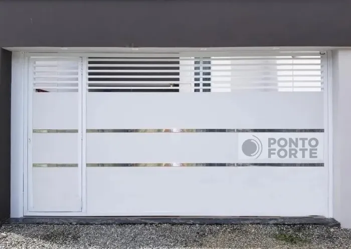 Portão Basculante 100% em alumínio. 