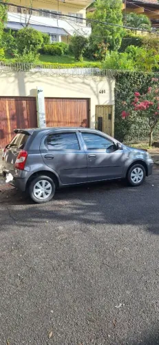 Toyota Etios X 1.3 Flex 16V 5P Mec. 2015