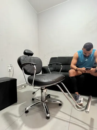 Cadeira para barbearia hidráulica reclinável