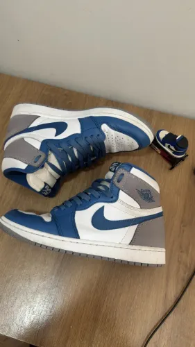 tênis nike air jordan 1 retro high og 40 + case airpod