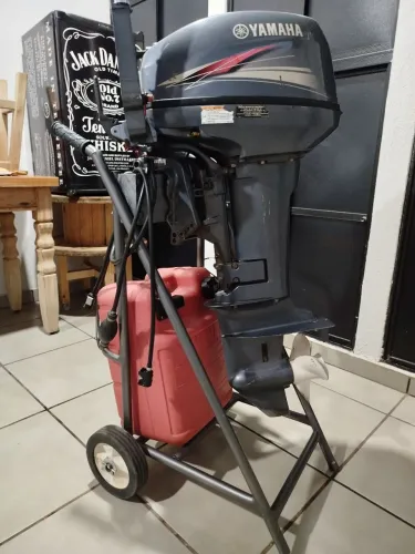Motor de popa Yamaha 15 - 2013