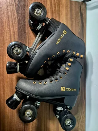 Patins Oxer Quad Preto e Dourado Tamanho 35