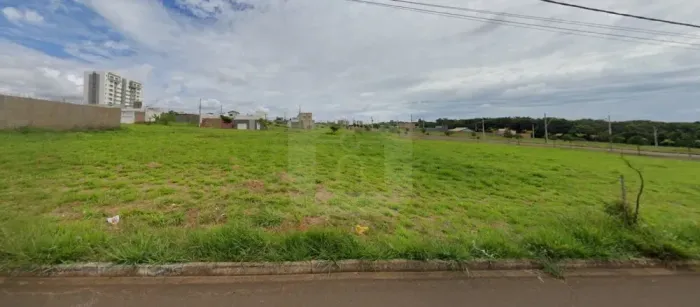 Terreno à venda no bairro Portal do Vale.