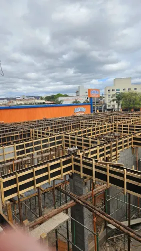 Painéis formas madeirite para vigas de concreto