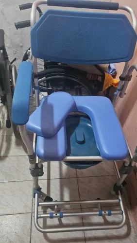 Cadeira de roda de banho em alumínio