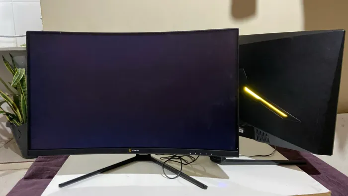 2 Monitores Gamer Husky Storm 27' LED, Curvo, 180Hz, Full HD, 1ms