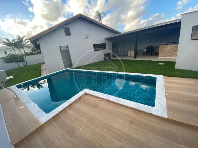 Casa térrea com piscina a Venda - Litoral Itanhaém-sp