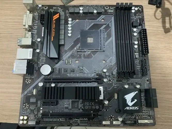 Placa Mae Gigabyte B450m Aorus (am4) Perfeito Estado