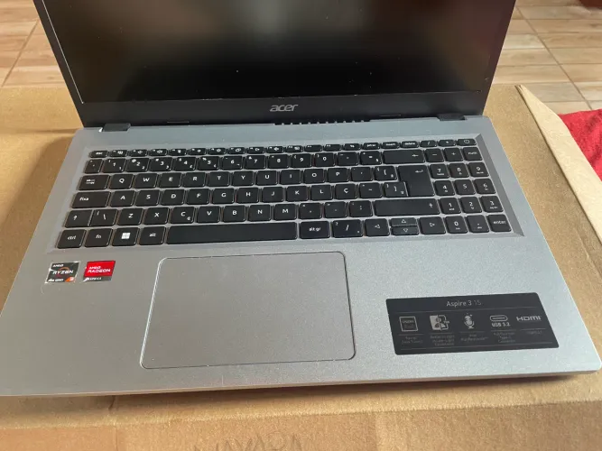 Vende - se esse notebook