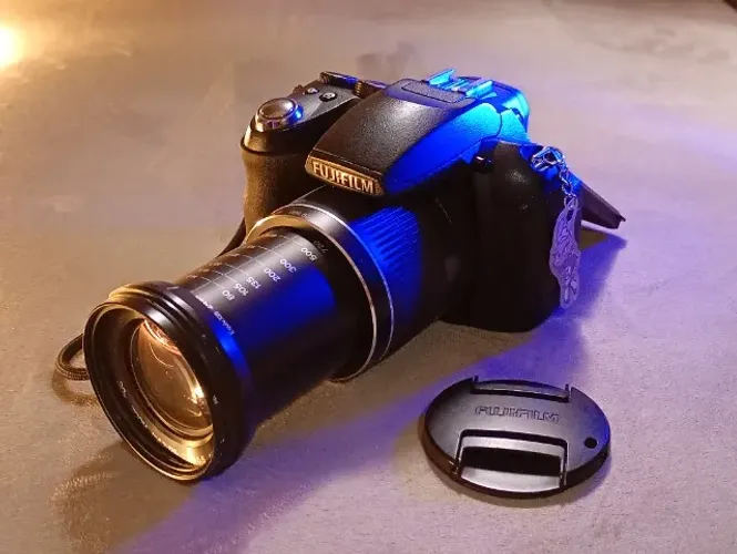 Câmera Fujifilm HS10