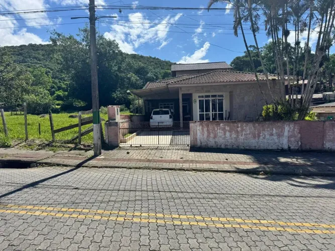 Casa na geral de Caldas da Imperatriz!
