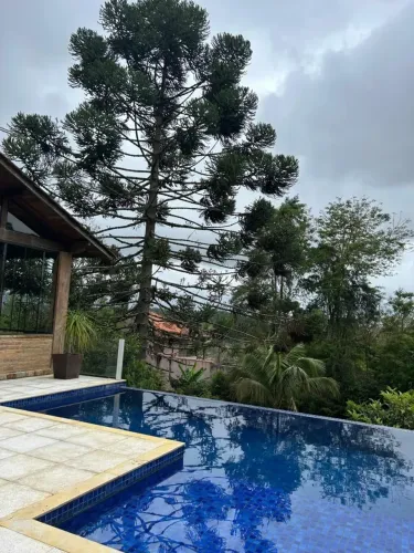 Imóvel para aluguel possui 600 metros quadrados com 5 quartos em Ipiabas - Barra do Piraí