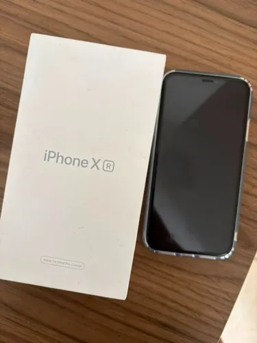 iPhone XR 128 GB - R$ 750