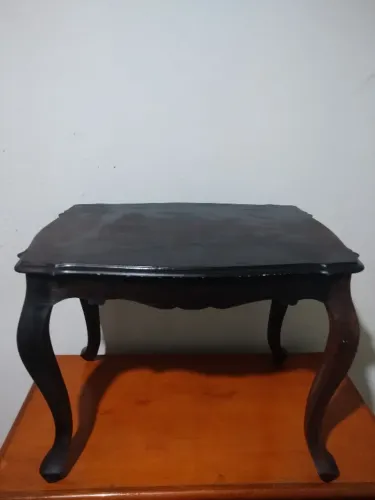Mesa de centro ou lateral antiga 1932, estilo Chippendale ou Luis XV- madeira Jacarandá