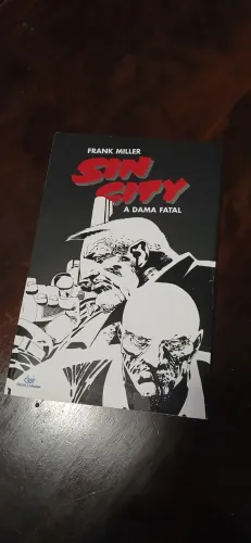 Sin City A dama fatal HQ