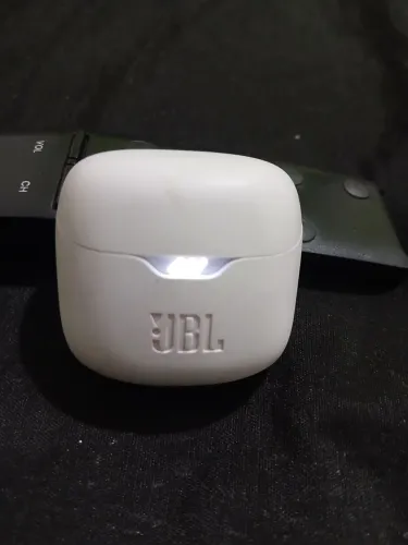 Fone de ouvido JBL TUNE
