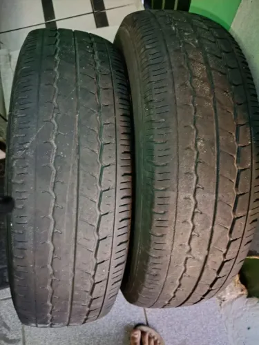 Vendo pneu aro 14 de carga contato *