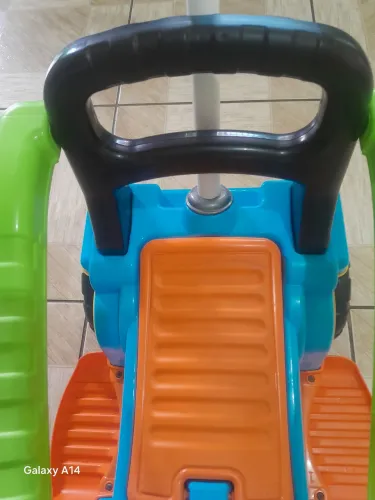 CARRINHO INFANTIL COM CONTROLE DE DIREÇÃO