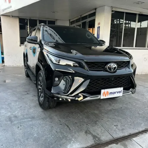 Toyota Hilux SW4 SRX Plat. 4X4 2.8 TB Die. Aut. 2025