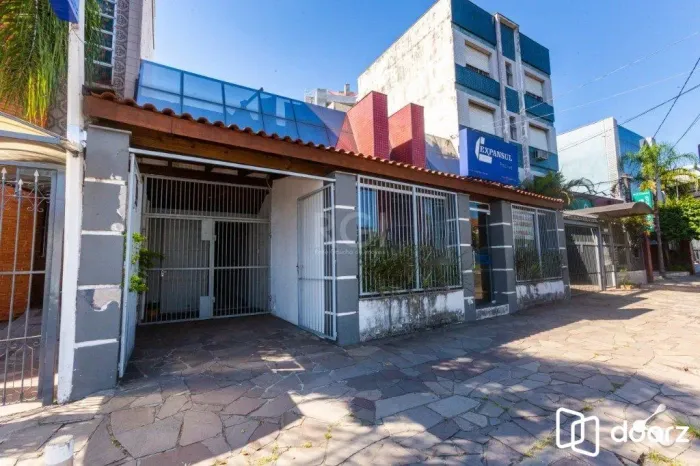 Prédio comercial, 04 banheiros, 500 m² área, Bairro Higiênópolis