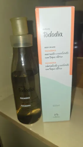 Body splash natura macadamia um pouco mais da metade 