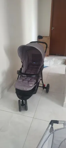 Carrinho de bebê + bebê conforto COSCO 