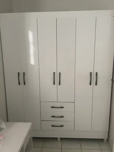 Guarda roupa seminovo 