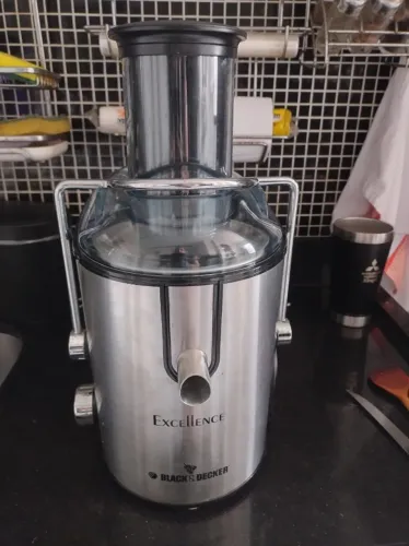 Centrífuga Excellence Black Decker para fazer suco