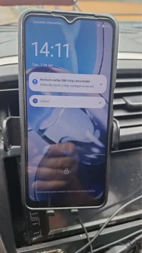 Celular semi novo MOTOROLA