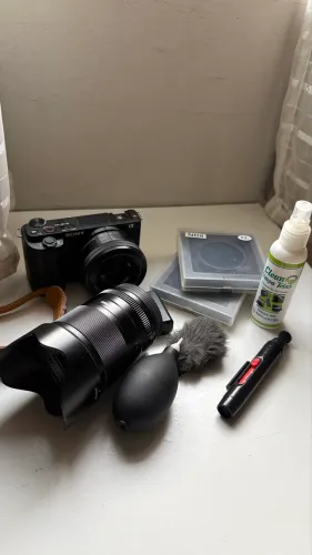 Sony Zv-e10 + lente kit + lente viltrox 24mm