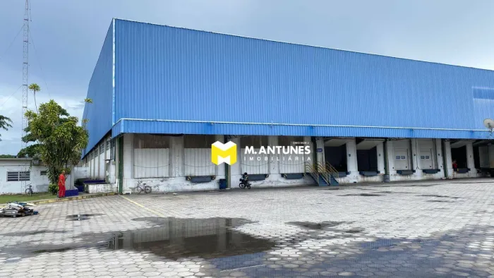 Galpão para Locação em Prazeres dentro de Condominio, com 1.575m² e 4 docas