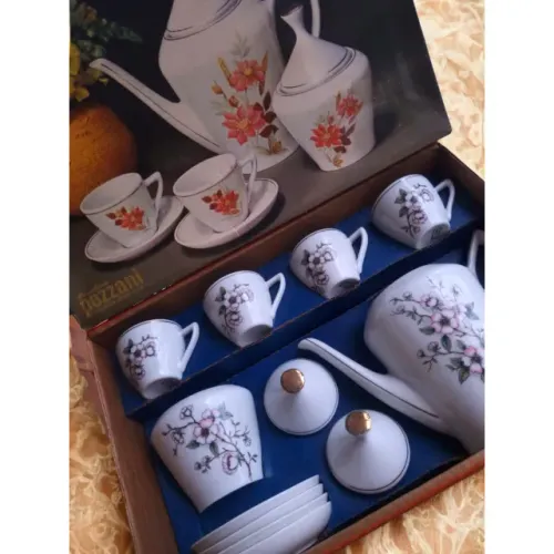 JOGO DE XÍCARAS PORCELANA POZZANI - OURO