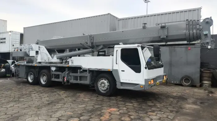 Guindaste xcmg qy 25k5 ano 2007