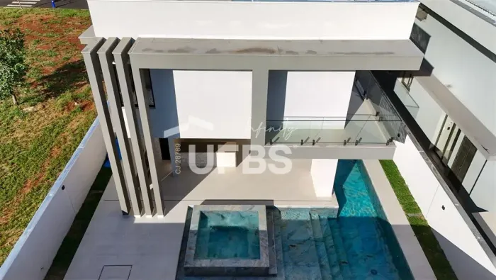 Sobrado em condomínio com 335m² 3 quartos à venda no Terras Altas