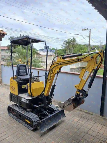 Mini Escavadeira Hightop HT10S 2023