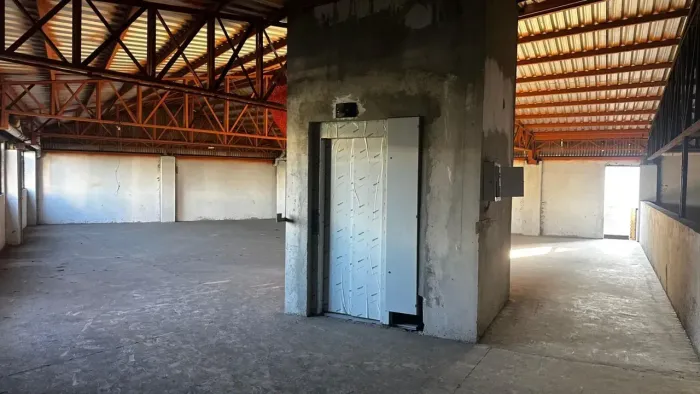 Imóvel para aluguel e venda tem 2600 metros quadrados