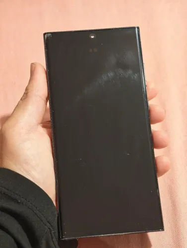 Tela display Galaxy s23 Ultra com pequeno detalhe 
