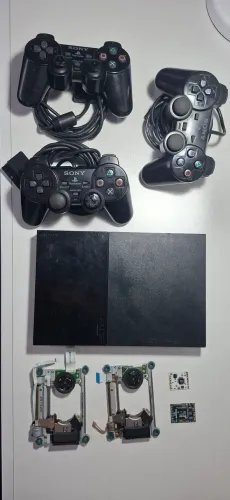 PS2 Slim + 3 Controles Sony + 2 Leitores + 2 Chips - Para Reparo