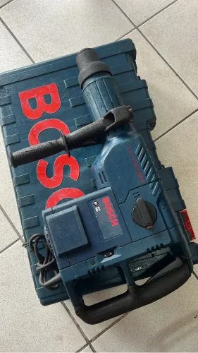 Vendo martelete e perfurador BOSCH 11kg original semi novo