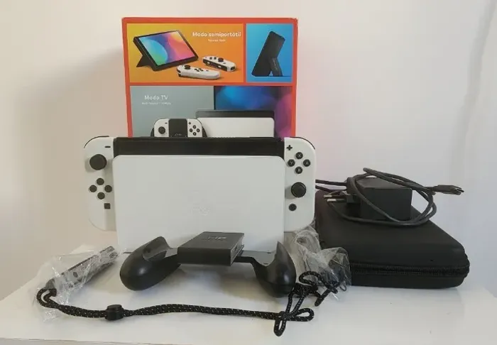 Nintendo Switch OLED com película e case para viagem