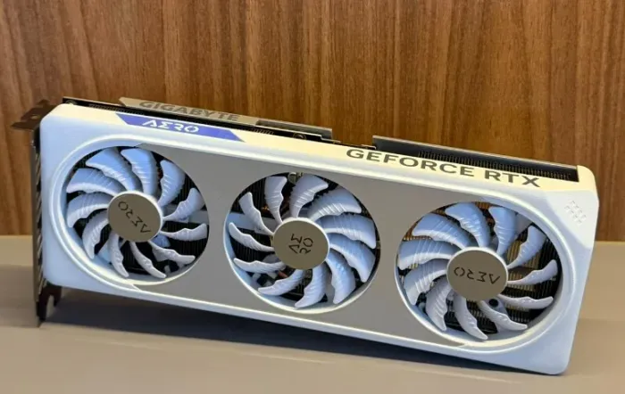 RTX 4060 8GB GIGABYTE AERO