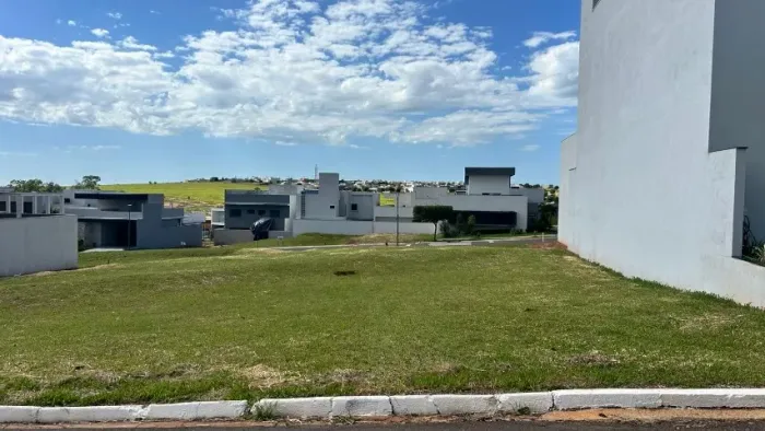 TERRENO NO MELHOR ESSENZA 250M OTIMA LOCALIZACAO